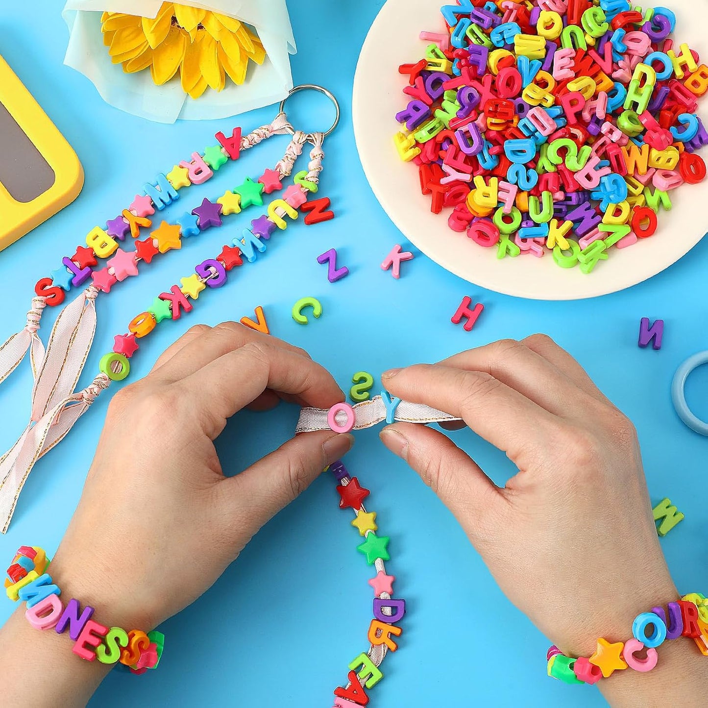 700Pcs Large Alphabet Letter Beads for Keychains Chunky Crafts | Colorful Acrylic Plastic,for Keychains Bracelets and Shoelaces,Large Hole Shape for Easy Threading